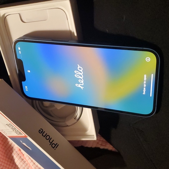 Iphone 13 New - Picture 2 of 2